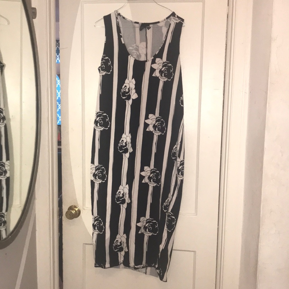 Asos body con dress with flowers/ black and white print size 22